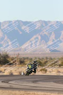 media/Dec-07-2025-CVMA (Sun) [[3e7d2de5dc]]/Race 18-Formula Twins-Formula 40 UL/